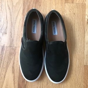Steve Madden Camo shoes size 8